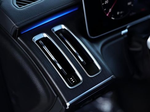 Used 2022 Mercedes-Benz S 500 4MATIC w/ AMG Line Package image 15