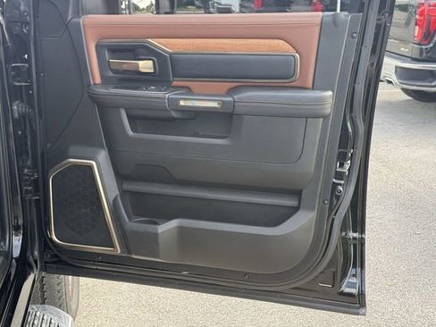 Used 2023 RAM 2500 Limited AWD/4WD image 33