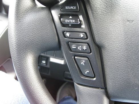 Used 2022 Nissan Frontier SV w/ Technology Package image 15