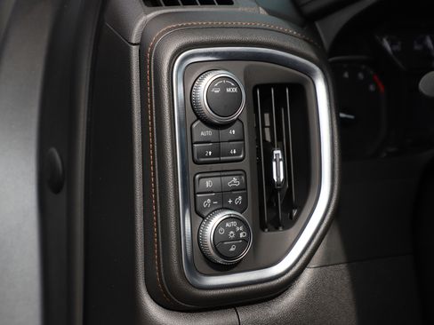 Used 2020 GMC Sierra 1500 AT4 w/ AT4 Premium Package AWD/4WD image 24