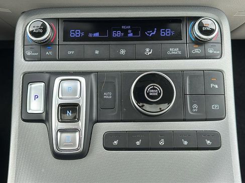 Used 2024 Hyundai Palisade Limited FWD image 27