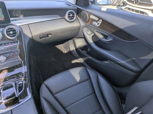 Used 2018 Mercedes-Benz C 300 4MATIC Sedan image 19