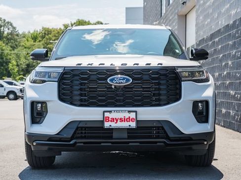 Used 2026 Ford Explorer ST-Line AWD/4WD image 3
