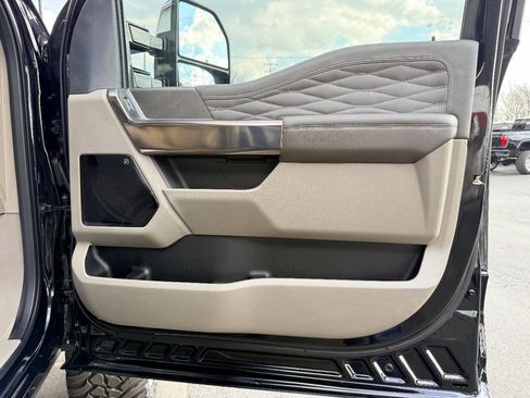 Used 2025 Ford F450 Platinum w/ Platinum Plus Package image 42