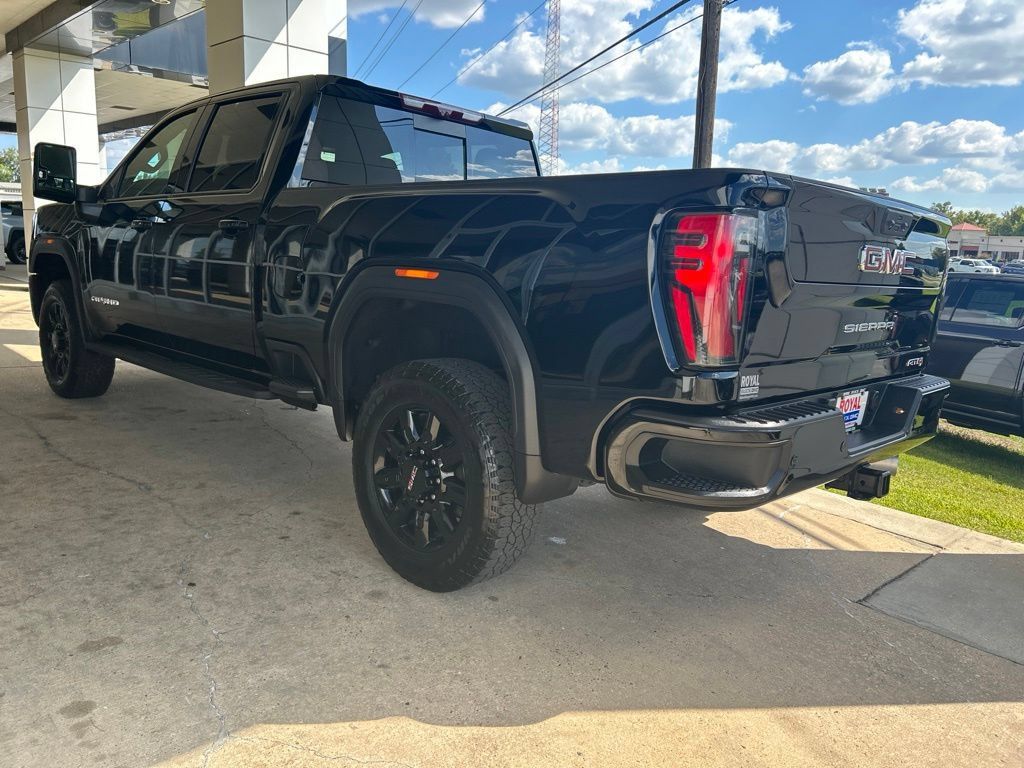 Used 2024 GMC Sierra 2500 AT4 w/ AT4 Premium Plus Package AWD/4WD image 5