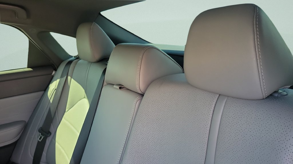 Used 2022 Toyota Avalon Limited w/ Advanced Safety Package FWD image 9