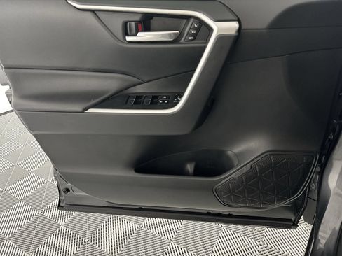 Used 2021 Toyota RAV4 XLE Premium FWD image 29