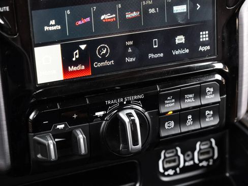 Used 2023 RAM 3500 Limited AWD/4WD image 30