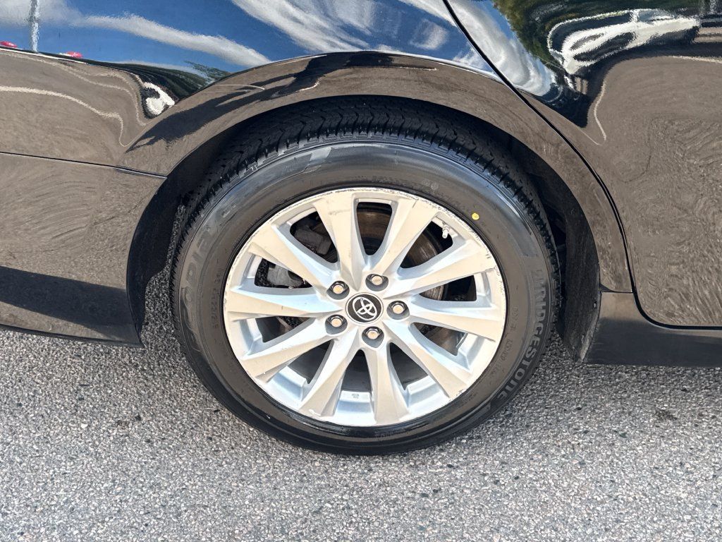 Used 2019 Toyota Camry LE FWD image 39