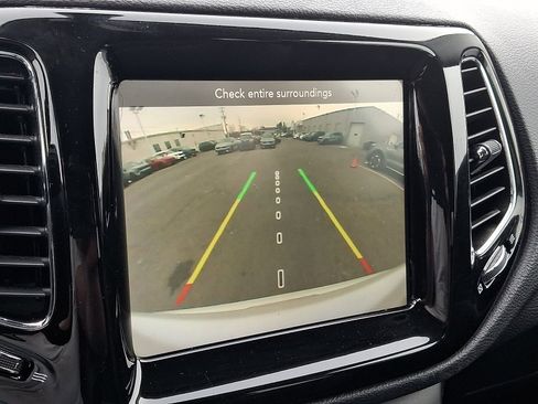 Used 2020 Jeep Compass Limited w/ Premium Lighting Group image 17