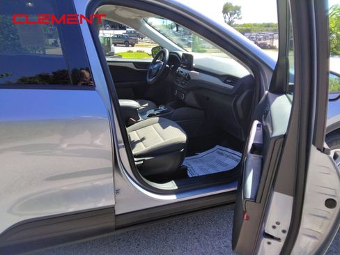 Used 2022 Ford Escape SE FWD image 21