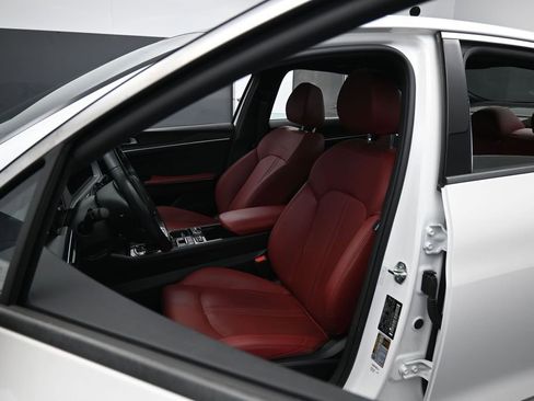 Used 2025 Kia K5 GT-Line w/ GT-Line Premium Package FWD image 10