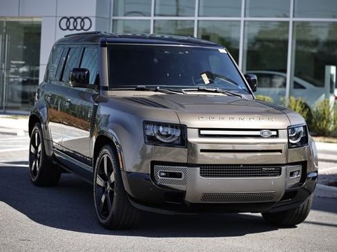 Used 2023 Land Rover Defender 110 X-Dynamic SE AWD/4WD image 2