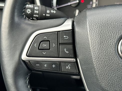 Used 2022 Toyota Highlander XLE image 27