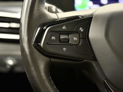 Used 2022 Chevrolet Bolt EUV Premier w/ Sun & Sound Package image 17