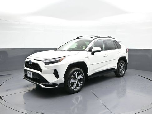 Used 2023 Toyota RAV4 SE w/ Weather & Moonroof Package AWD/4WD image 1