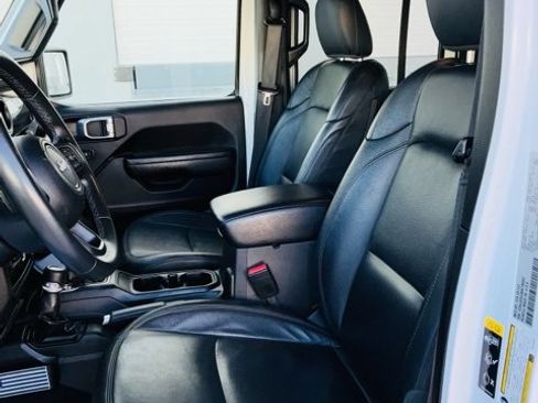 Used 2022 Jeep Wrangler Unlimited Sport image 12