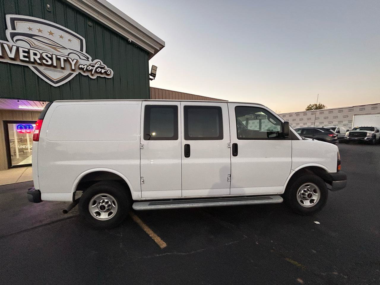 Used 2022 GMC Savana 2500 w/ Driver Convenience Package RWD image 2