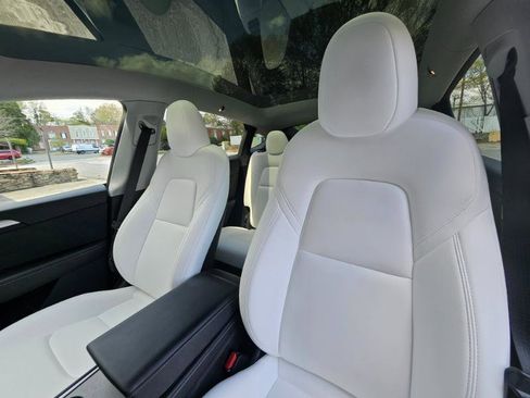 Used 2023 Tesla Model Y Long Range image 39