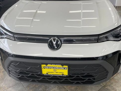 New 2026 Volkswagen Taos SE AWD/4WD image 1