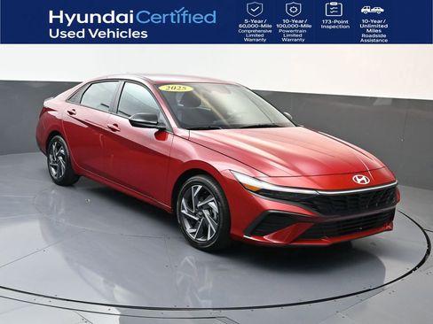 Certified 2025 Hyundai Elantra SEL image 1
