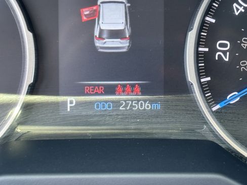 Used 2022 Toyota RAV4 XLE Premium AWD/4WD image 30