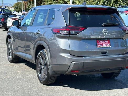 Used 2026 Nissan Rogue SV FWD image 5
