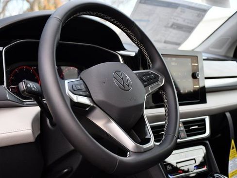 New 2026 Volkswagen Taos SEL image 11