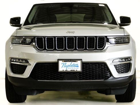 Used 2023 Jeep Grand Cherokee Limited image 2