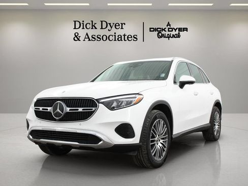 Used 2025 Mercedes-Benz GLC 300 image 5