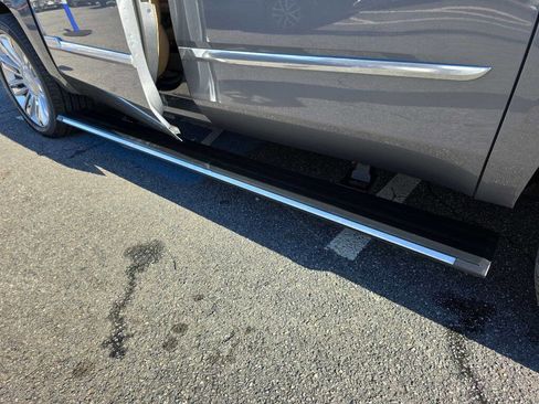 Used 2019 Cadillac Escalade ESV Platinum image 9