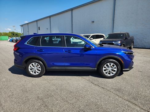 Used 2023 Honda CR-V LX image 3