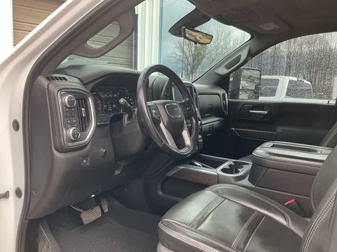 Used 2022 GMC Sierra 3500 Denali w/ Denali Ultimate Package image 15