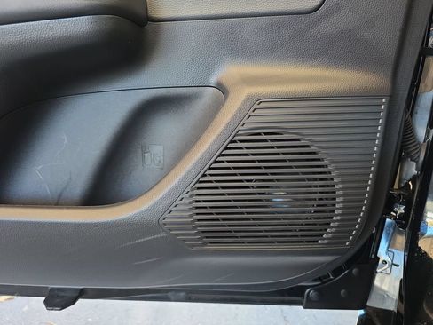 Used 2026 Toyota Prius XLE FWD image 25