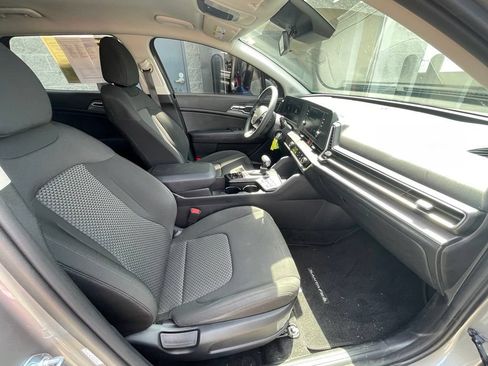 Certified 2025 Kia Sportage LX FWD image 26