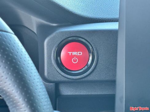 Certified 2025 Toyota 4Runner TRD Off-Road AWD/4WD image 26