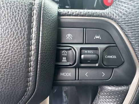 Used 2024 Toyota Tacoma TRD Off-Road image 33