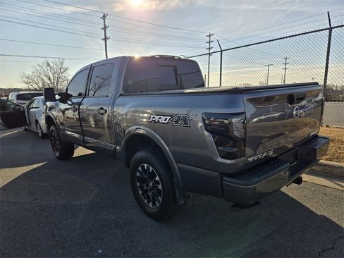 Used 2019 Nissan Titan PRO-4X w/ Pro-4x Convenience Package image 7