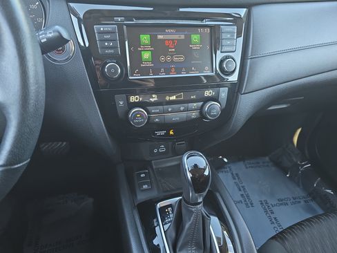 Used 2019 Nissan Rogue SV w/ Sun & Sound Touring Package image 20