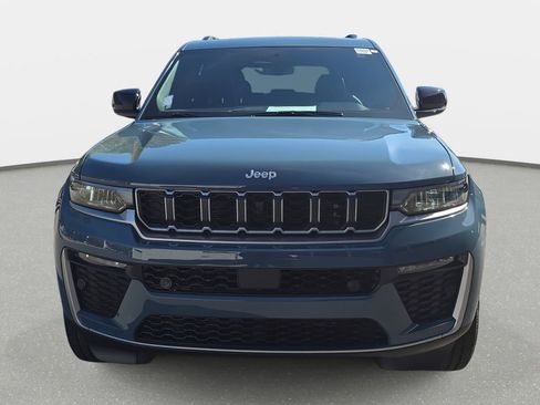 New 2026 Jeep Grand Cherokee Limited w/ Luxury Tech Group II AWD/4WD image 2
