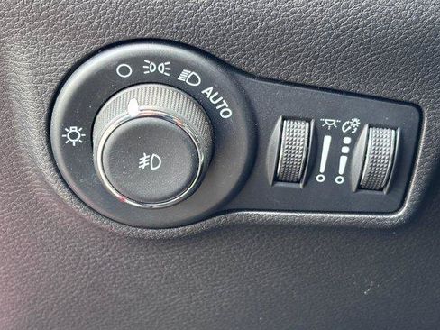 Used 2025 Jeep Compass Limited AWD/4WD image 20