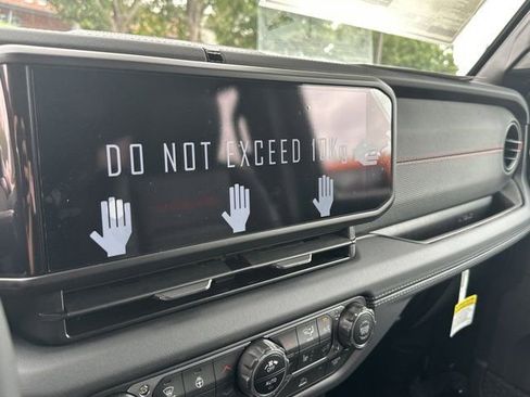 New 2025 Jeep Wrangler Unlimited Rubicon w/ XTREMEE 35" Tire Package image 25