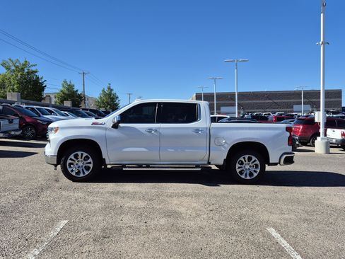 Used 2024 Chevrolet Silverado 1500 LTZ w/ LTZ Premium Package AWD/4WD image 2