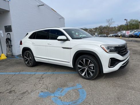 New 2026 Volkswagen Atlas Cross Sport SEL Premium R-Line AWD/4WD image 4