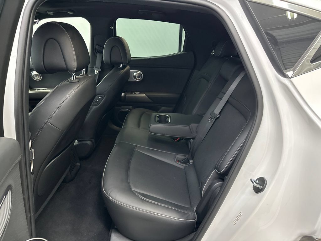 Used 2023 Genesis GV60 Advanced AWD/4WD image 23