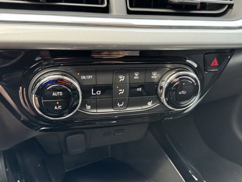 New 2025 Chevrolet Trax LT w/ Driver Confidence Package image 10