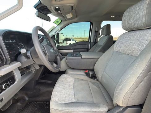 Used 2023 Ford F250 XLT w/ F-250 >10K GVWR Package image 19