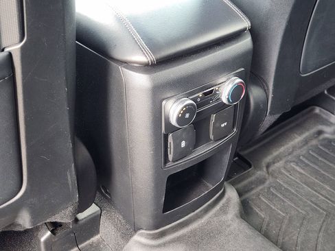 Used 2020 Ford Explorer XLT w/ Equipment Group 202A RWD image 35