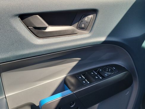 Certified 2025 Ford Maverick Lobo AWD/4WD image 18