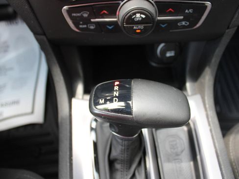 Used 2019 Dodge Charger SXT w/ Blacktop Package AWD/4WD image 23